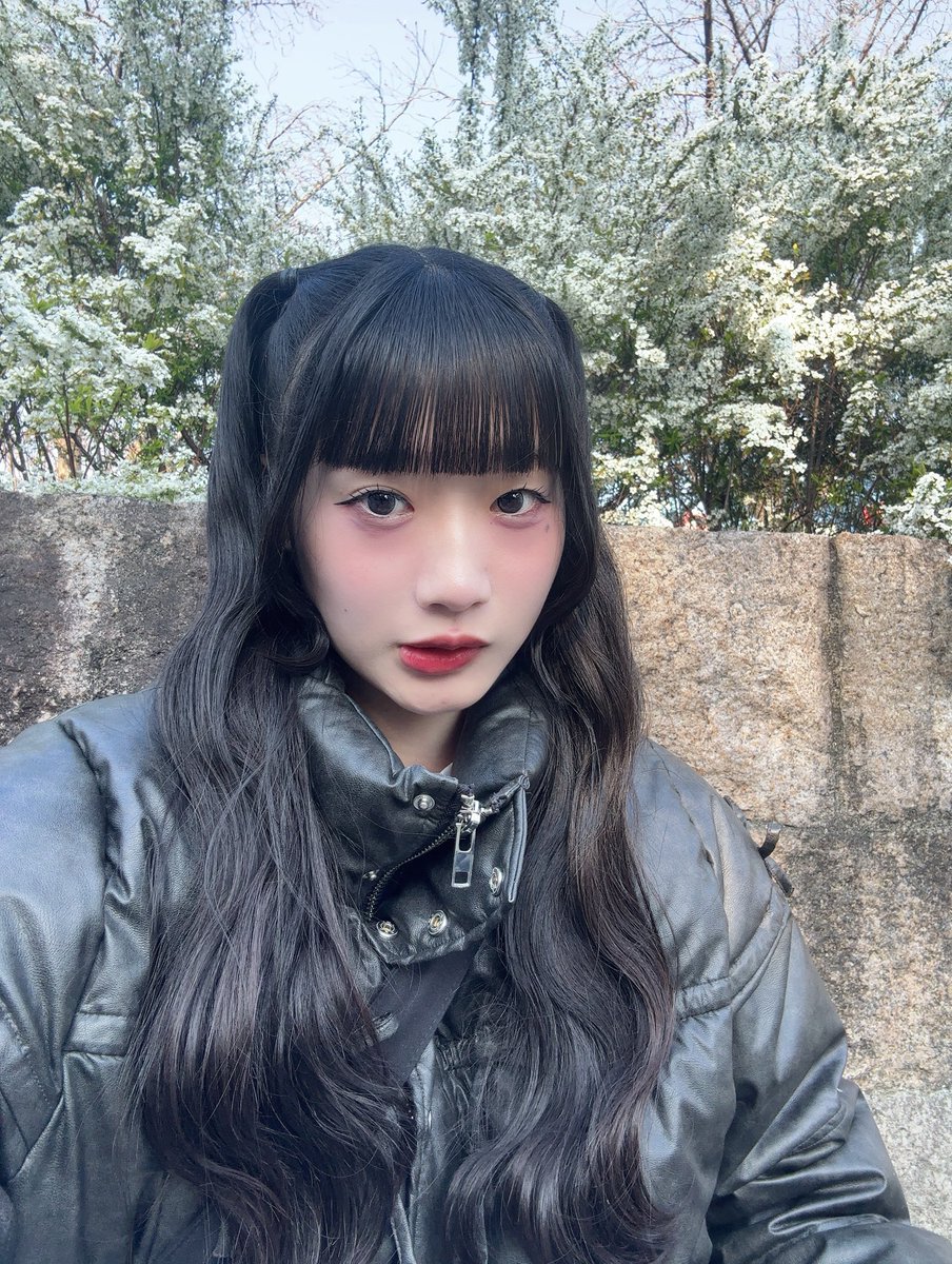 natsume_320's tweet photo. 19歳の顔つき。 https://t.co/uzSonbJ86H