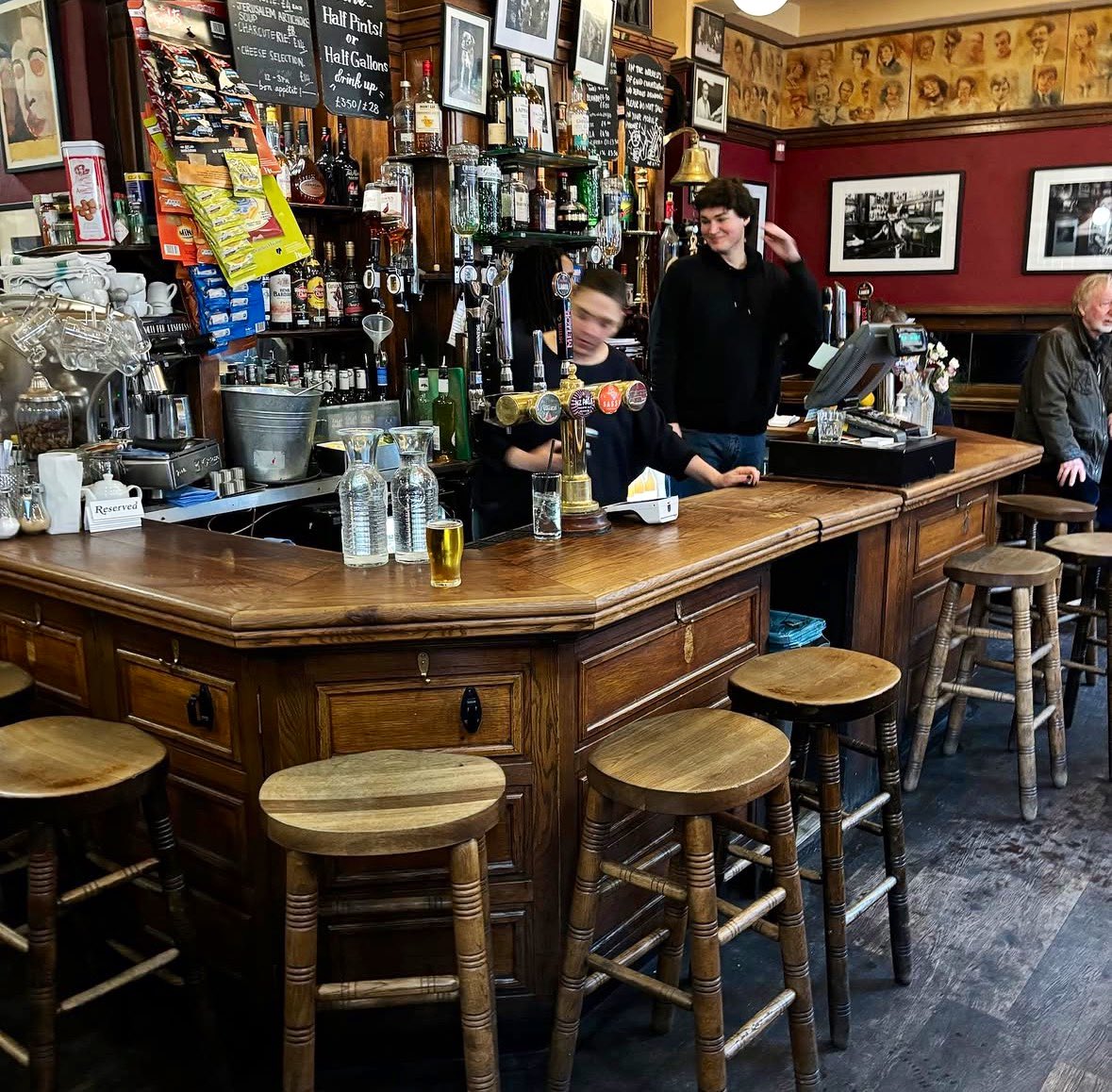 London Pub Map tweet media