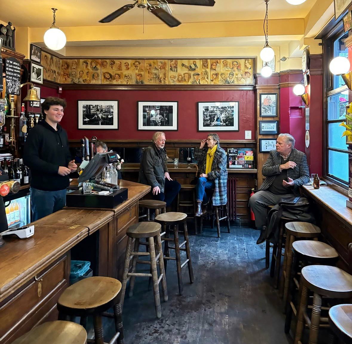 London Pub Map tweet media