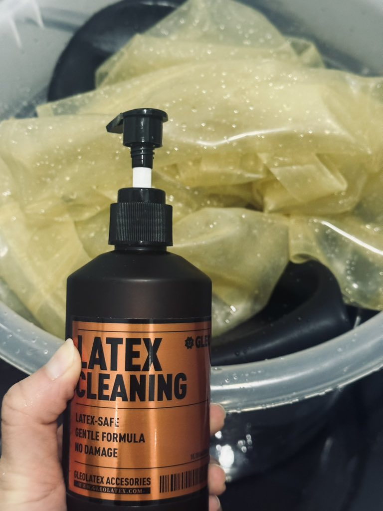 BlackRubber tweet media