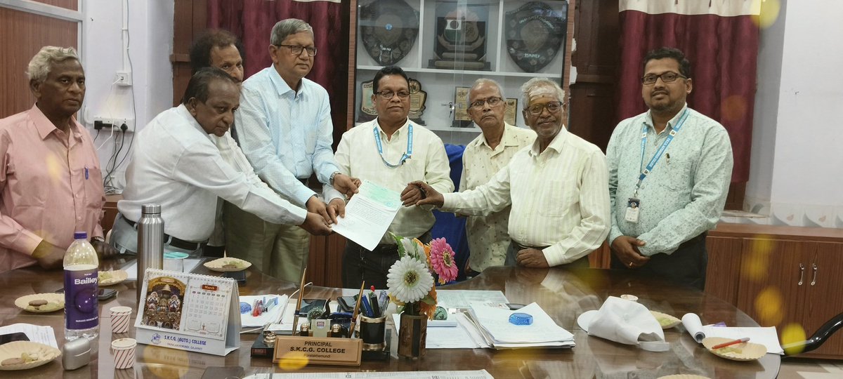 #Our Alumini Our Pride
We are deeply grateful to our esteemed 1973 Graduation Batch alumni for their generous  contribution of Rs. 200000/-  (Rupees Two Lakhs Only) in Institutional Scholarship Fund for awarding scholarship to meritorious students. <a href="/DHE_Odisha/">Higher Education Department, Govt. of Odisha 🇮🇳</a> <a href="/DM_Gajapati/">Collector Gajapati</a>