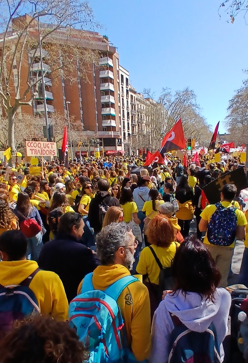 ad_aimerigues's tweet photo. #VagaEducació #DesbordemBarcelona 

@FETE_UGT @CCOOeducacio @educaciocat ...

• treball cooperatiu ❌
• comprensió ❌
• planificació ❌
• càlcul ❌
• autoavaluació ❌

Aquí ⬇️ la rúbrica. https://t.co/gY2BSV9jNM