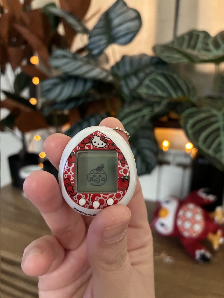 teaac_'s tweet image. Hello Kitty 🥚 #tamagotchi #tamagotchinano #Hellokitty