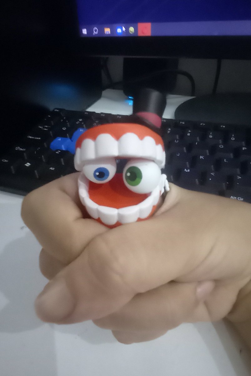 sol 🌻COMMISSIONS OPEN tweet media