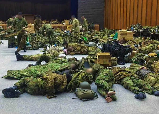 やす子さんも言っていましたが、自衛官は野外炊具1号の食事には手をつけず糧食を食べているので、災派に出た自衛官の多くが連日の激務でビタミン不足を起こし口内炎を起こしているとか…😳
自衛官のみなさまに感謝でございます
#沸騰ワード10