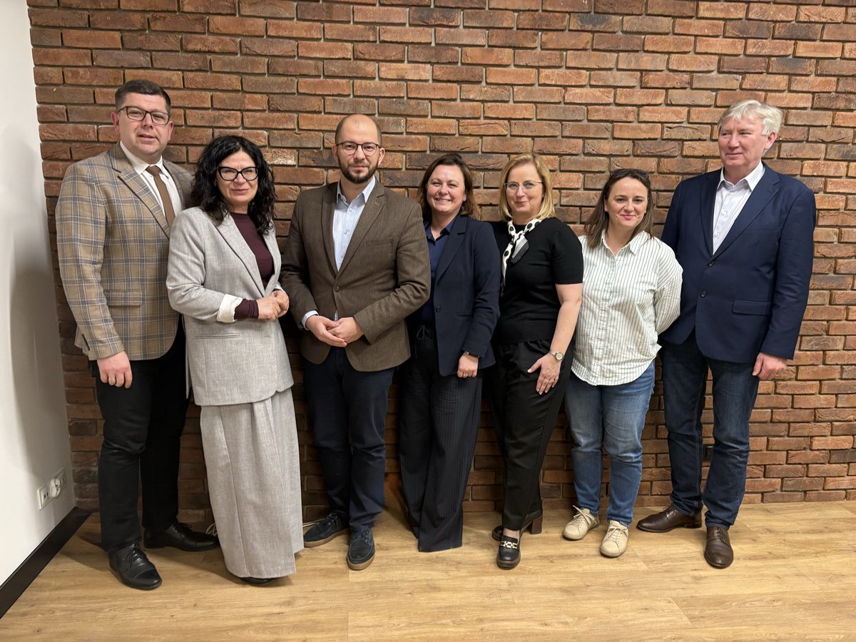 IwonaKarolewska's tweet image. W Nakle nad Notecią o sprawach ważnych dla samorządu i organizacji pozarządowych. Dziękuję za spotkanie! 

#NGO
#Wsparcie
#IwonaKarolewska