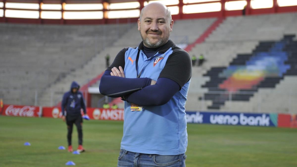 En conversación con Eduardo Álvarez, director deportivo de #LDU:
“Es un grupo duro para mí, pero tenemos equipo no solo para pasar, sino para mucho más. En cuanto a viajes, logística y canchas, es de los más complicados.”