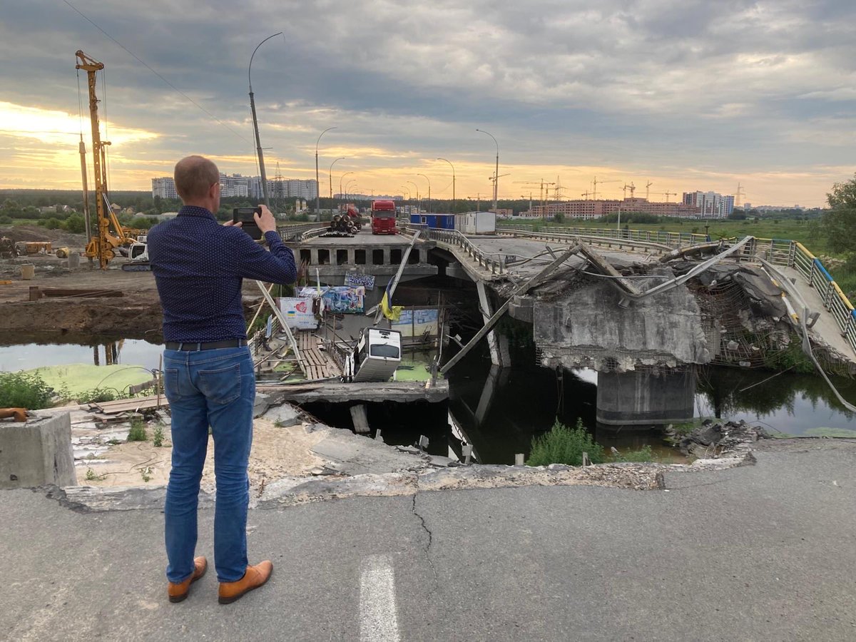 Karel Burger Dirven tweet media