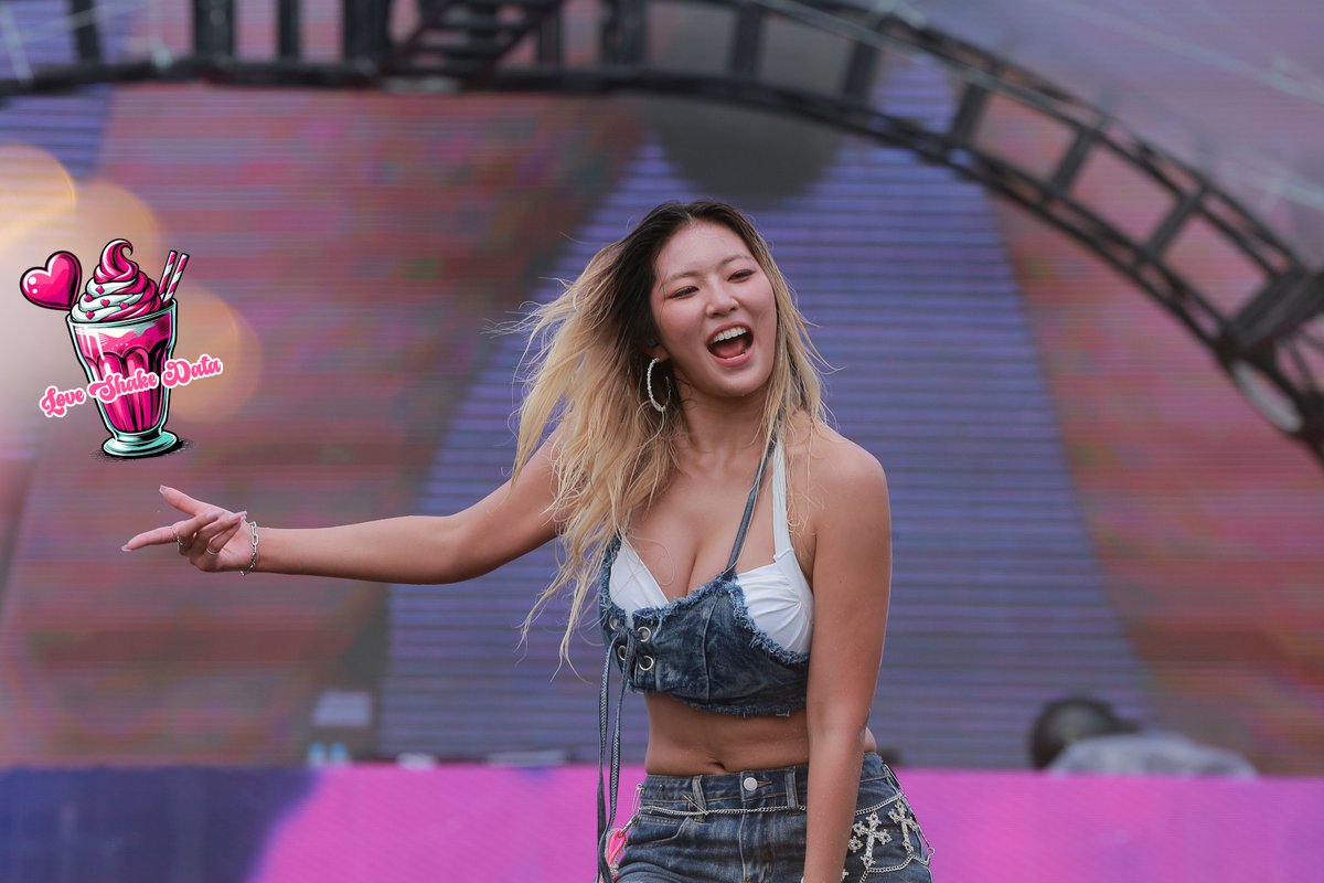 Love Shake Data tweet media