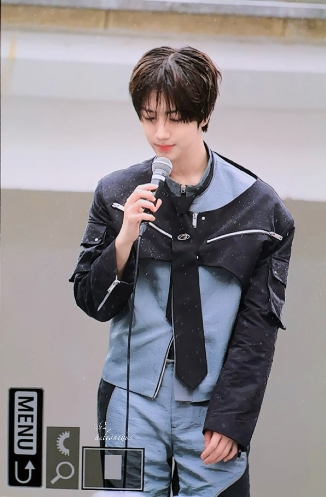 helianthus322's tweet photo. 260320 "BLAST OUT" release mini live

#CRAVITY #WONJIN #크래비티 #원진 #함원진 https://t.co/Z7Q5cCkJoe