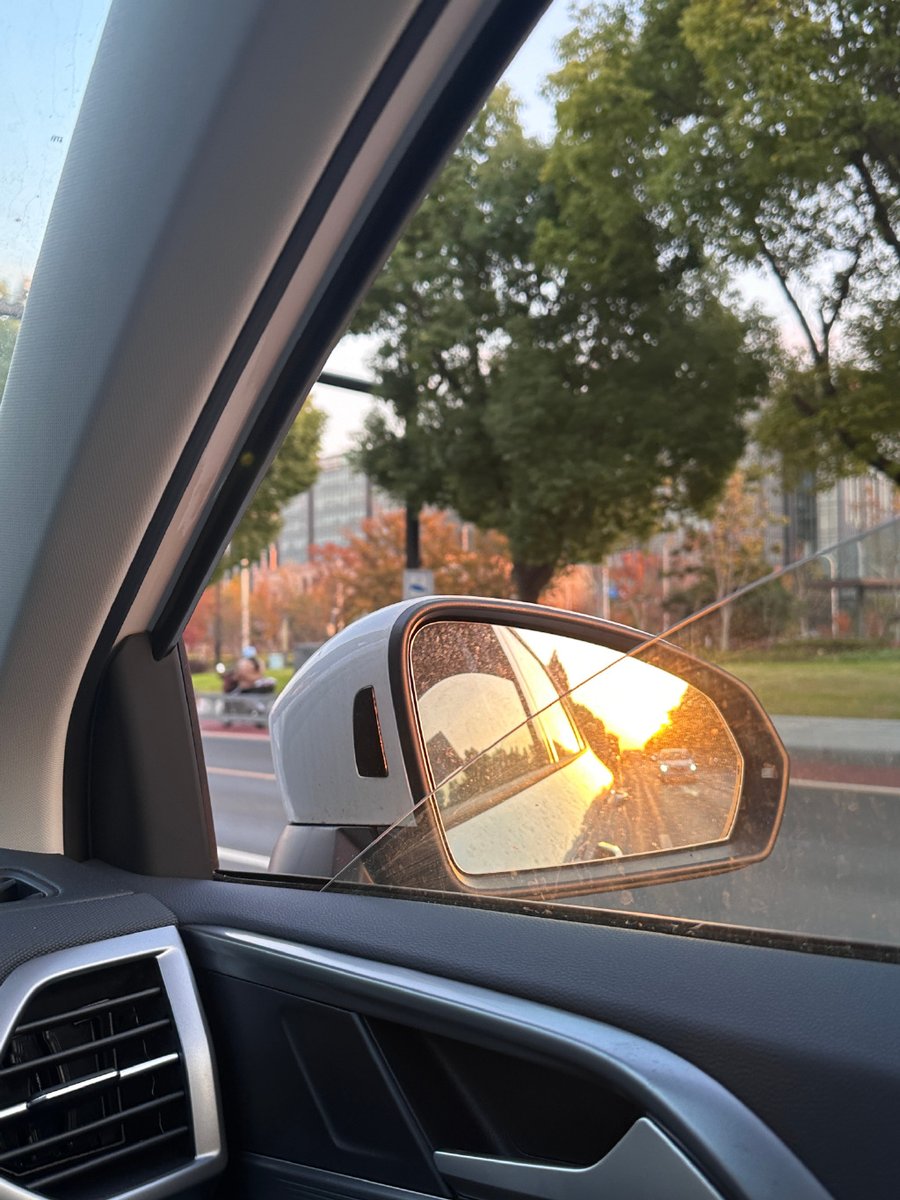 OliviaStarry tweet media