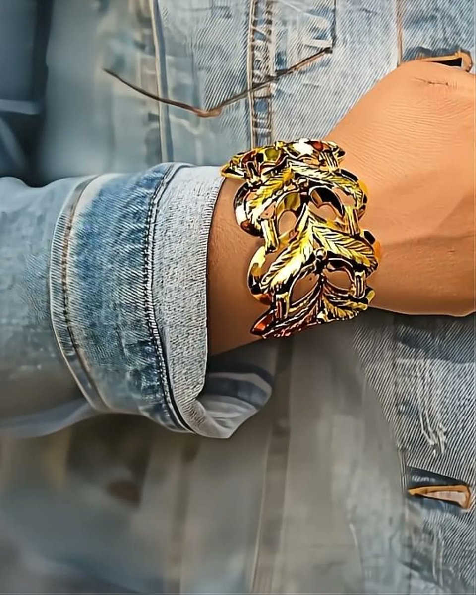 renaissancefai's tweet image. CROWN TRIFARI Gold Tone Bracelet Alfred Philippe, Wide Leaf Heavy, Vintage
etsy.com/listing/447498…?
#bracelet #vintage #CrownTrifari #Trifari #AlfredPhilippe #goldplate #large #chunky #heavy #extrawide #leaf #floral #designer #signed #evening #statement #runway #glamour #keepsake