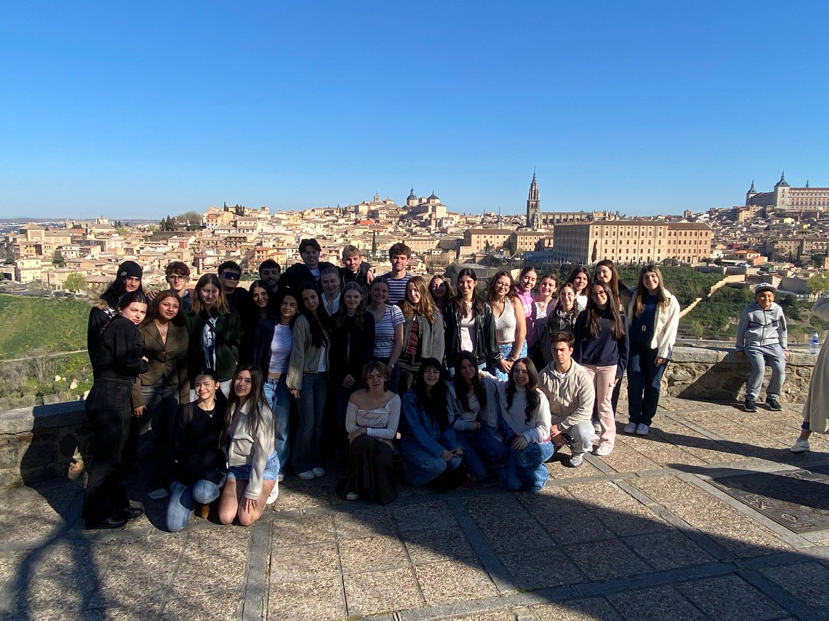 IES Manuel de Falla tweet media