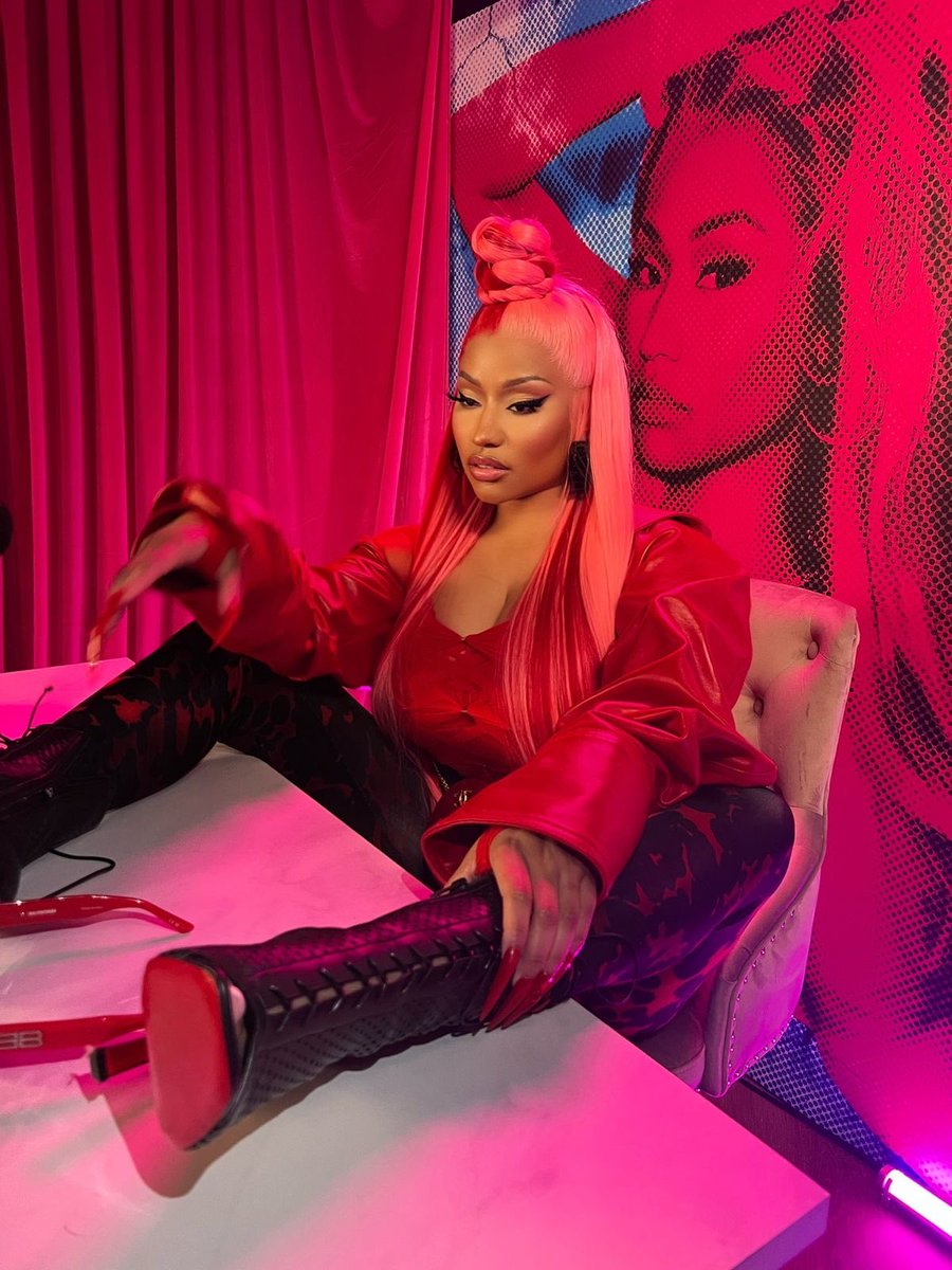 veilz 💕 tweet media