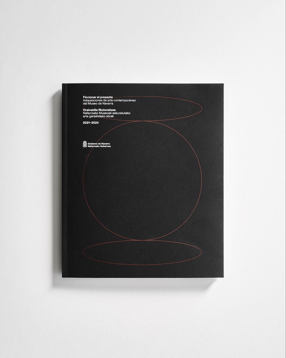 FranziskaStudio's tweet photo. Diseño del catálogo ‘Ficcionar el presente / Orainaldia fikzionatzea’ con motivo de la exposición de las adquisiciones de arte contemporáneo del Museo de Navarra @cultura_na entre 2021-2024, comisariada por Javier Balda https://t.co/vRaDoqCXjP