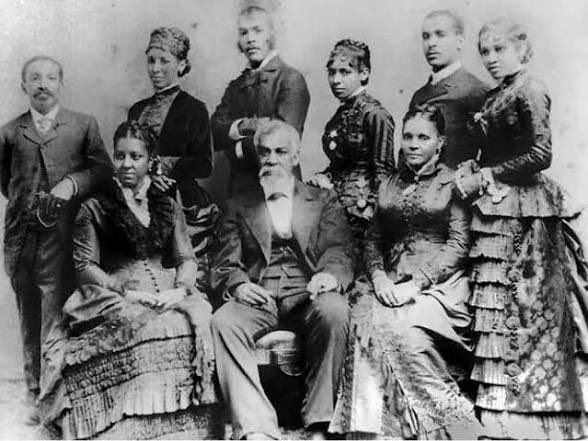 Glamorizing Tech👩🏾💻💓 tweet media