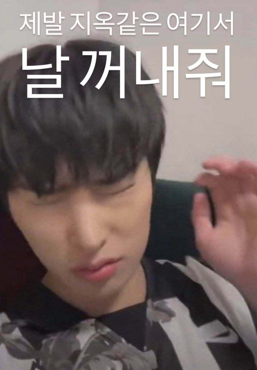 Computer tweet media