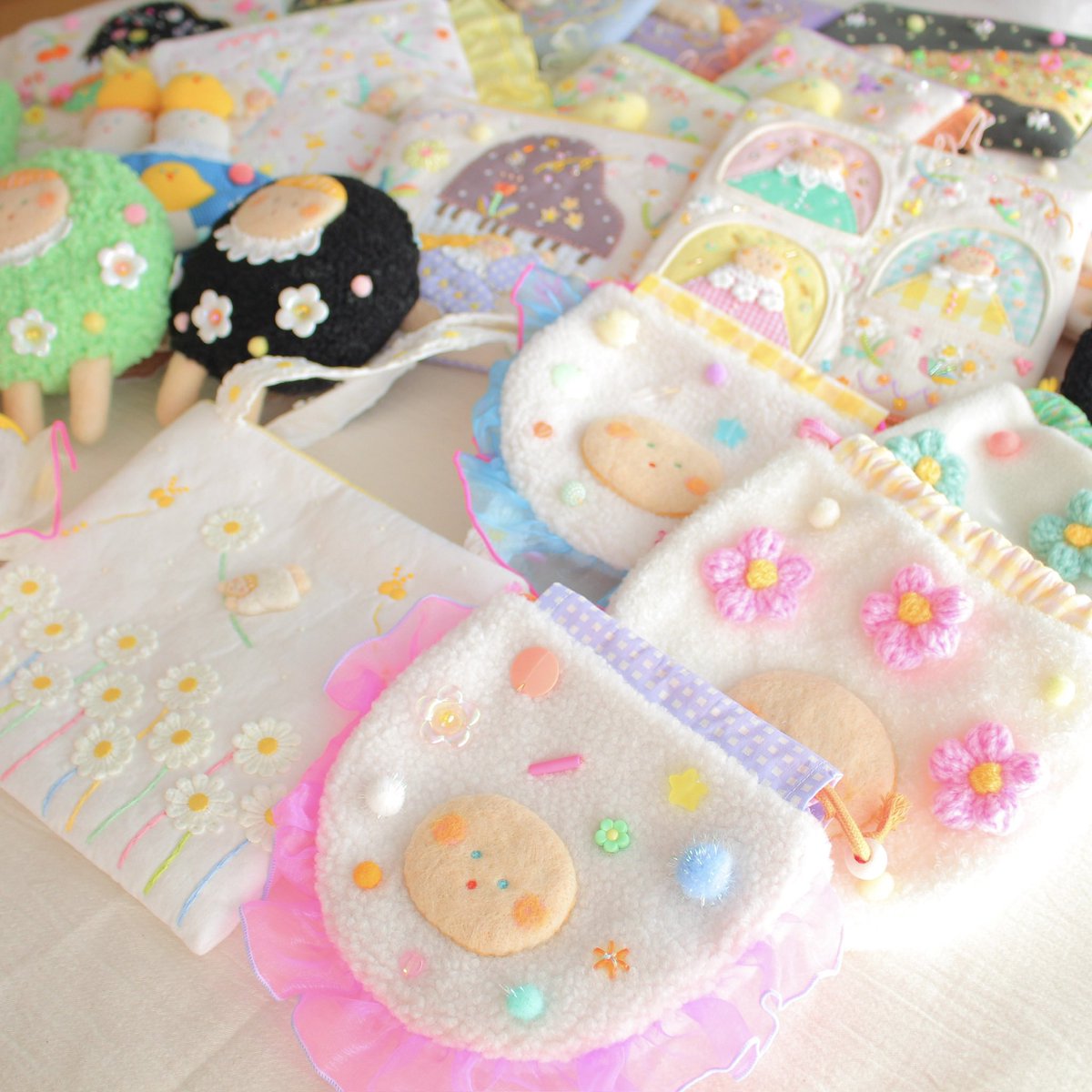 m o ë 🌼 tweet media