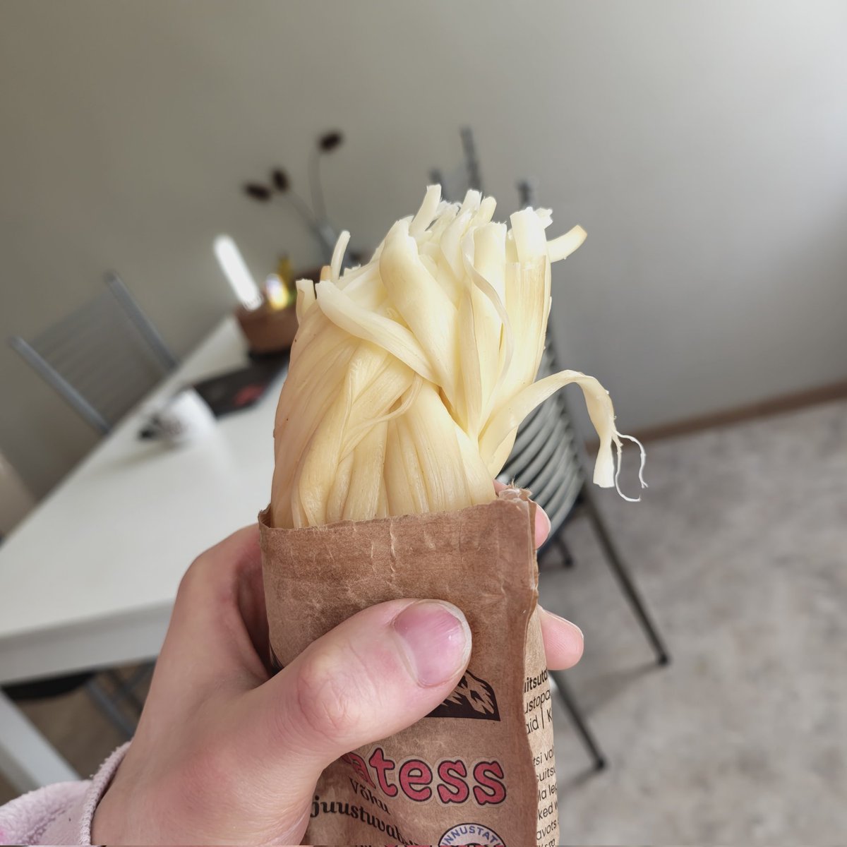 gAstordis tweet media