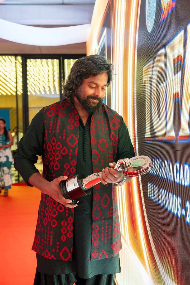 Mark k Robin tweet media