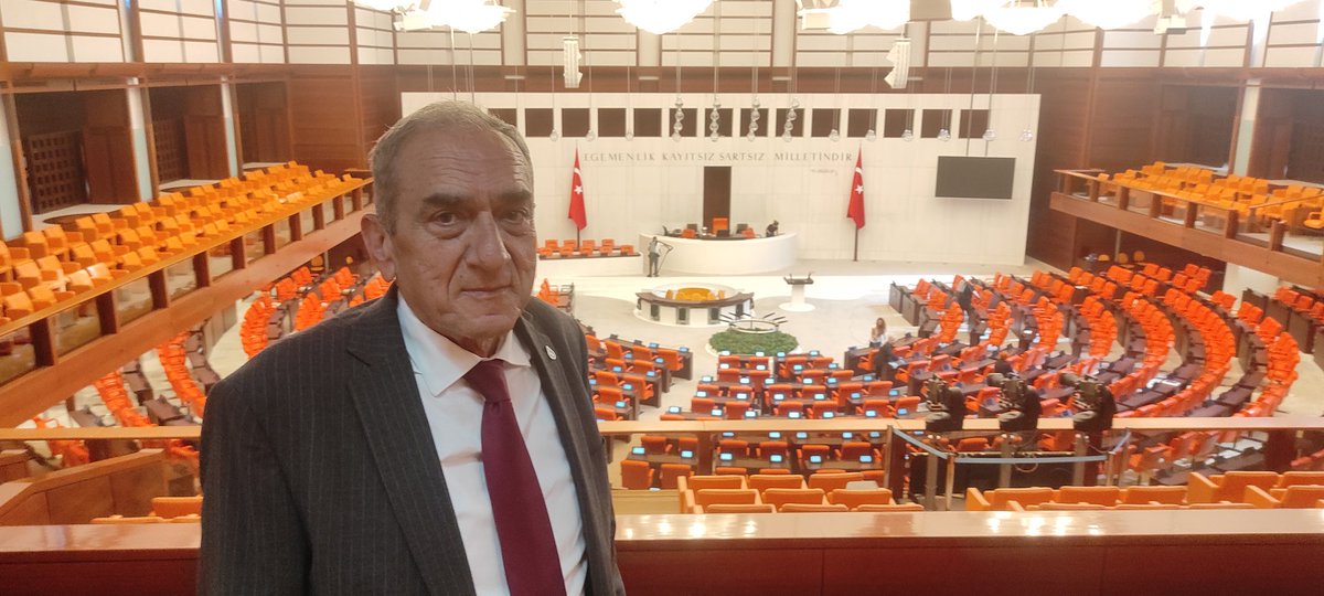 📢
DEVA💧
 AİLESİNİN 🧿💧
         BAYRAMINI 🇹🇷💧
                  EN  İÇTEN 💕
                  DİLEKLERİMLE👍
                   🌹KUTLARIM 🌹