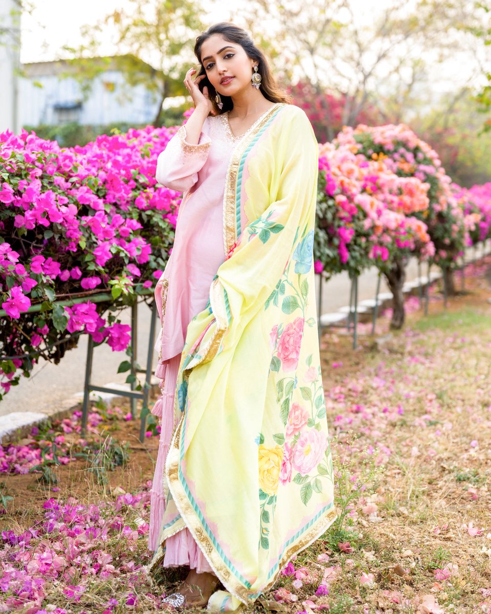 Reba Monica John tweet media