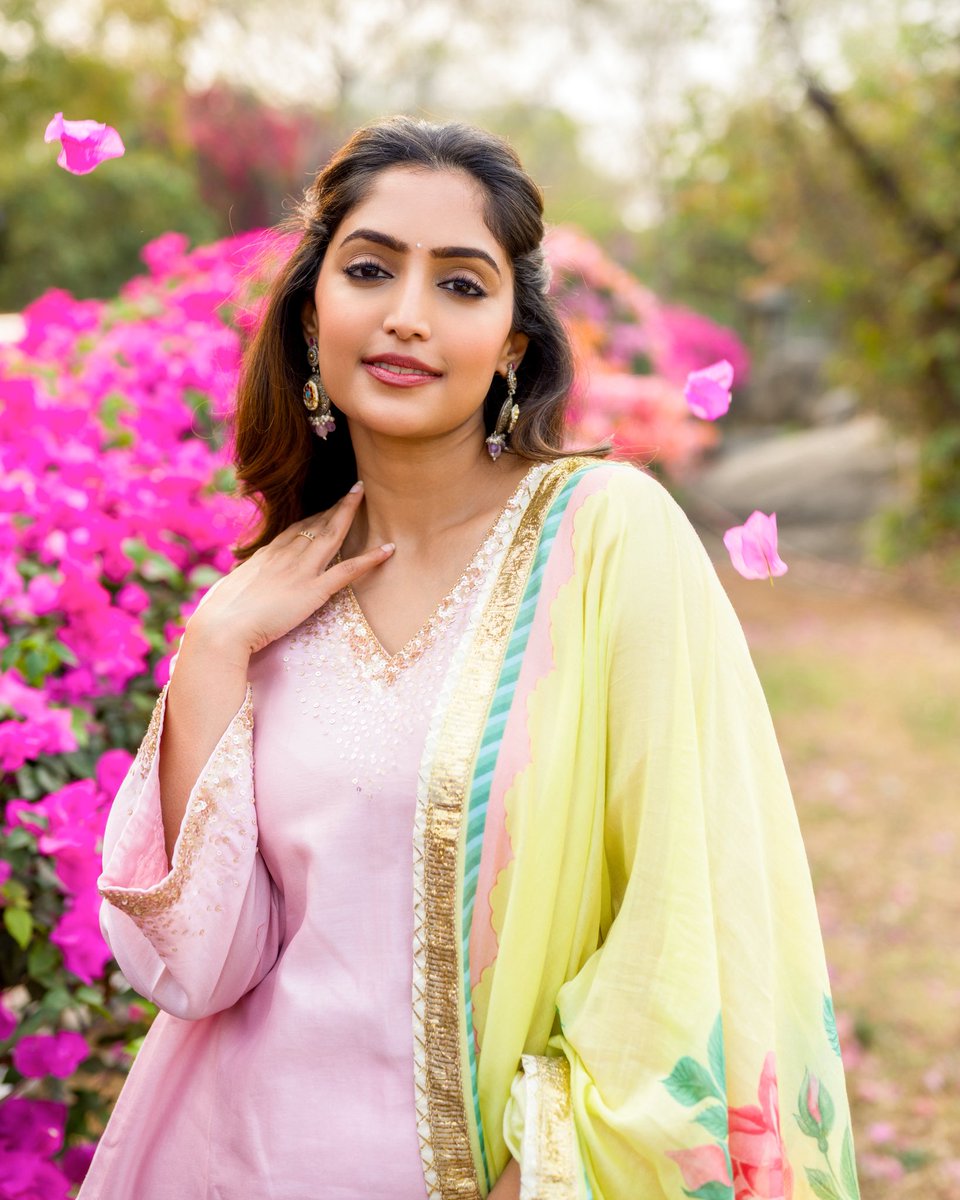 Reba Monica John tweet media