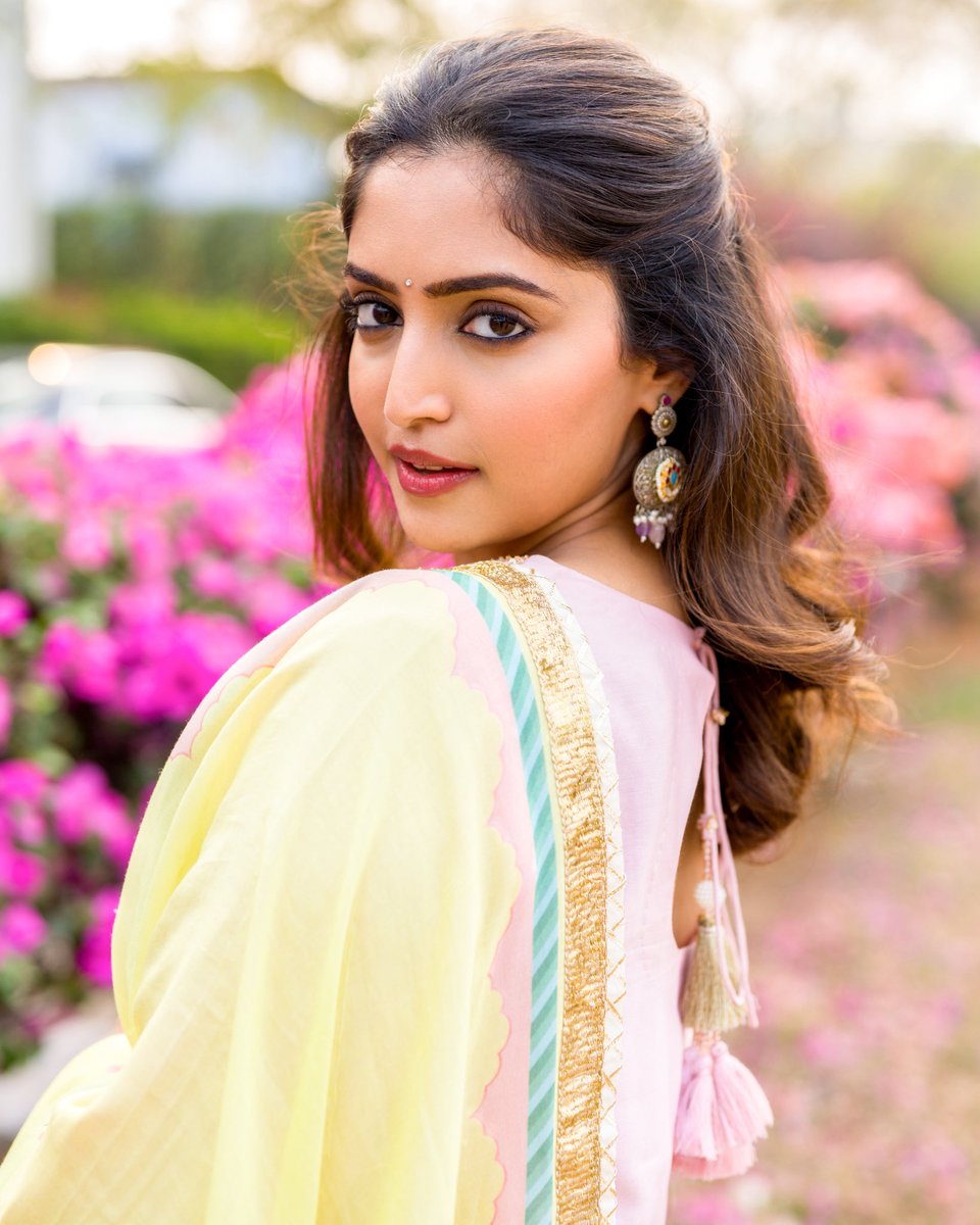 Reba Monica John tweet media