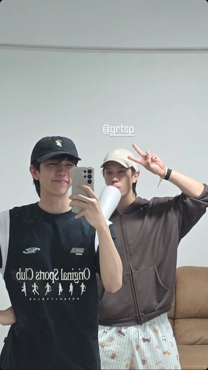 red 🍿 mrs era tweet media