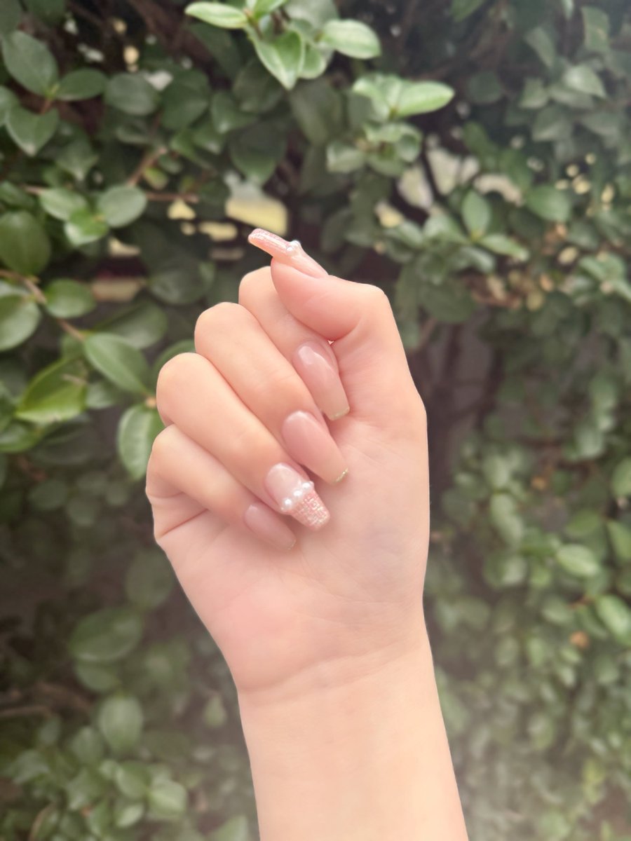 anan_9616's tweet photo. ツイード✖️フレンチネイル💅🏻 https://t.co/t7H6NEdrUp