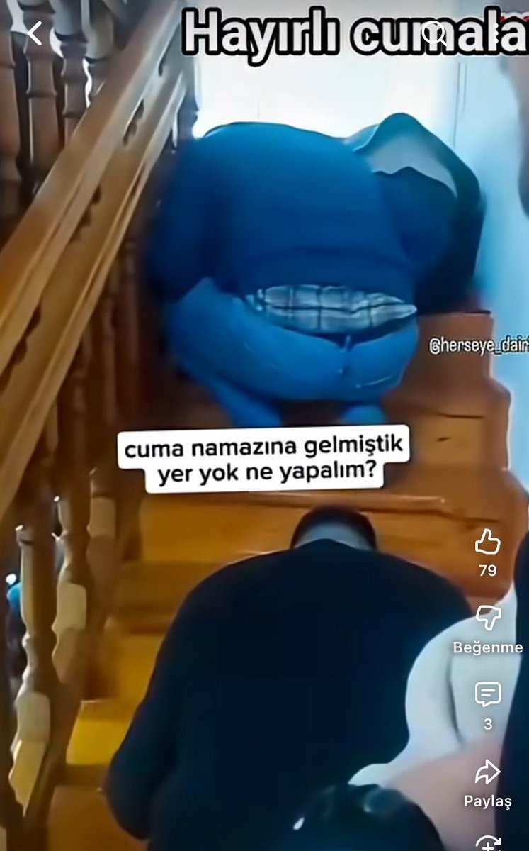 melibaskan's tweet photo. O sırada en arka safta biz https://t.co/lWZWBlEnSh