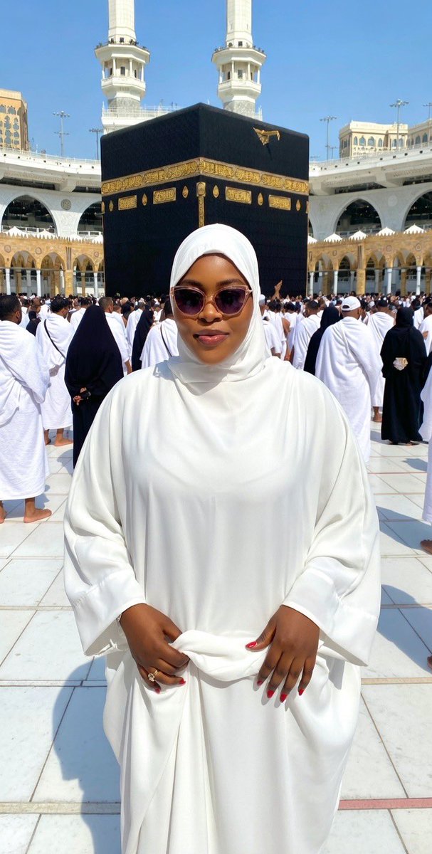 Bliss_beebaah's tweet photo. Eid Mubarak from this side 🌚😂 https://t.co/87SSVwoaFy