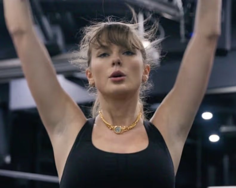 CELEBRITIES ARMPITS tweet media