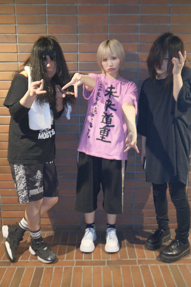 ありぼぼ（ヤバイTシャツ屋さん） tweet media