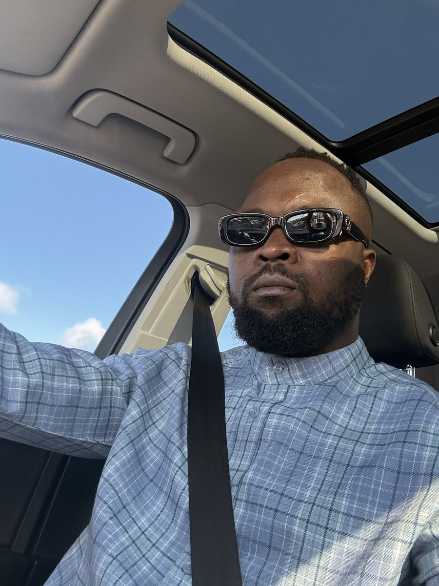 Mr Maxwell tweet media