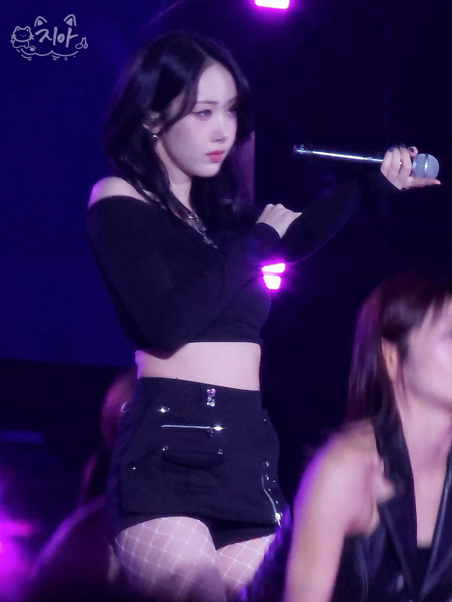 rongbi_'s tweet photo. 260315 가오슝 벚꽃 축제 
너무 보고싶어 🥹
#VIVIZ #비비지 #신비 #SINB #黃恩妃 #信飛 https://t.co/JPKPhng5lP