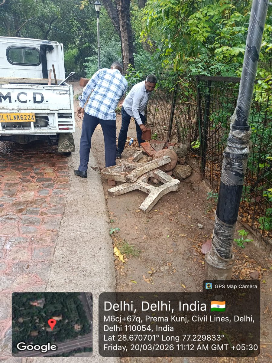 📍 सिविल लाइन, दिल्ली

 आज क्षेत्र के पार्क में बदहाल साफ-सफाई व्यवस्था को देखते हुए मौके पर पहुंचकर तुरंत सफाई एवं मरम्मत का कार्य करवाया गया।

जहां जिम्मेदार लोग सिर्फ वादे करते हैं, वहीं हम ज़मीन पर उतरकर काम करने में विश्वास रखते हैं
<a href="/AAPDelhi/">Aam Aadmi Party Delhi</a> <a href="/ArvindKejriwal/">Arvind Kejriwal</a> <a href="/punardeepsahni/">Punardeep Sawhney</a>