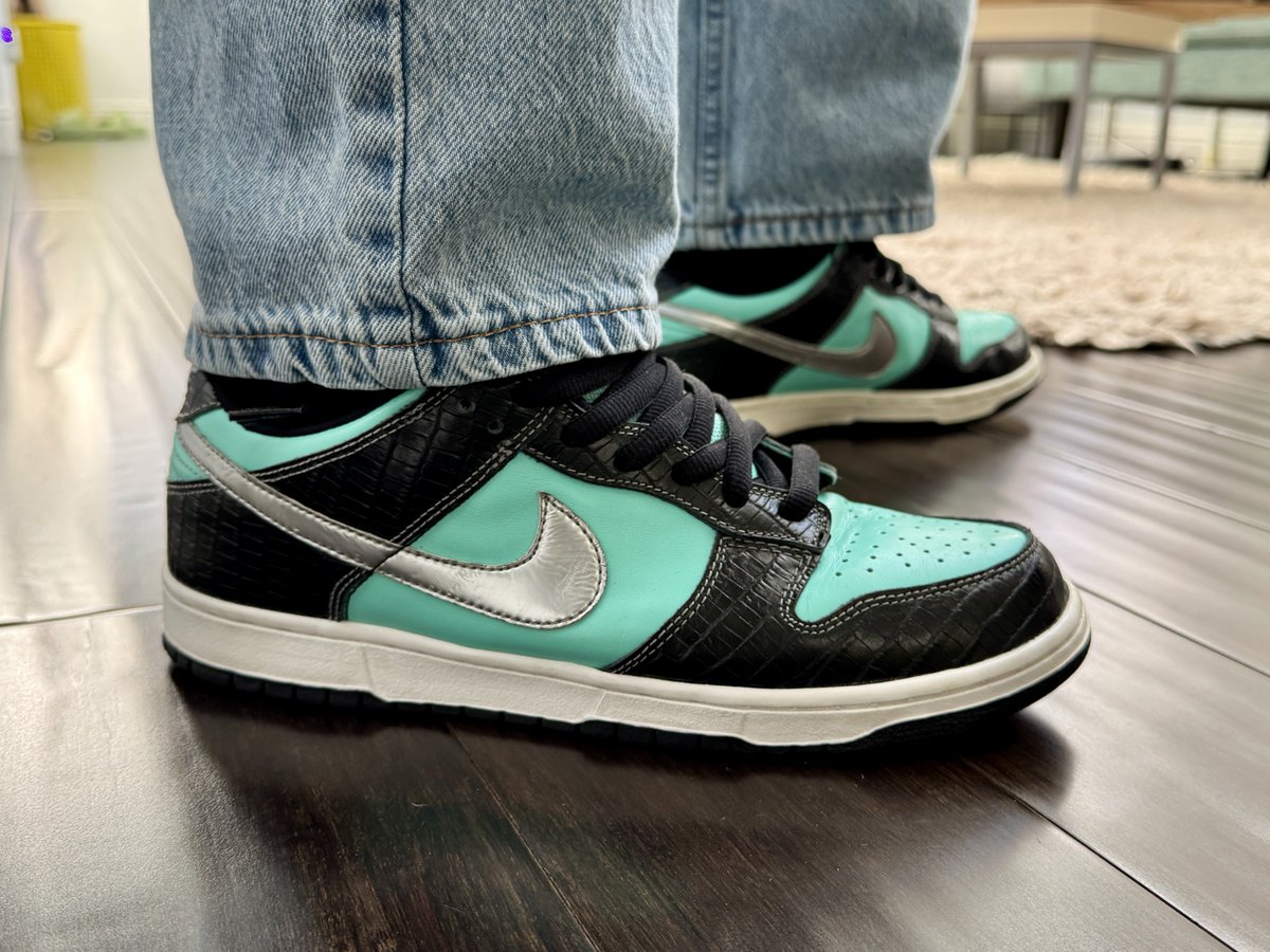 kaedskicks's tweet photo. Diamond Supply Co. x Nike Dunk Low Pro SB "Tiffany" (2005) #kotd #sbdunk https://t.co/ytpqBZhZRh