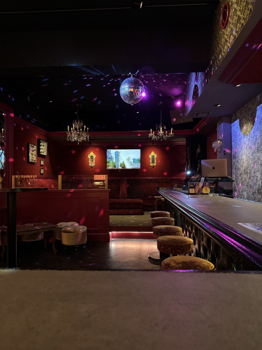 amnesia_jp's tweet photo. TONIGHT. FRI.
amnesia BAR
21:00 OPEN

祝日ですが
本日営業しております！🌷☘️

all genre ♪
お待ちしてます♪ https://t.co/f6OYsHGDuW