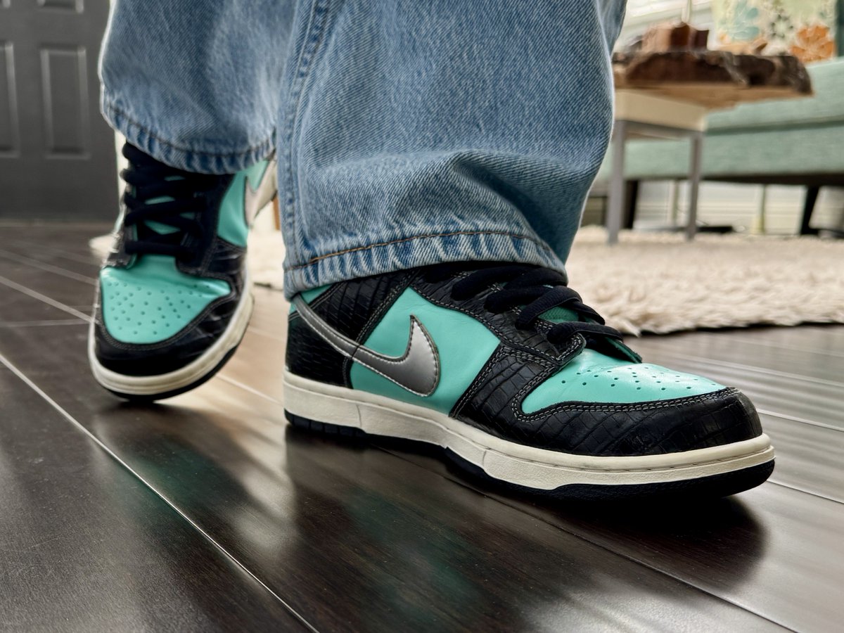 kaedskicks's tweet photo. Diamond Supply Co. x Nike Dunk Low Pro SB "Tiffany" (2005) #kotd #sbdunk https://t.co/ytpqBZhZRh