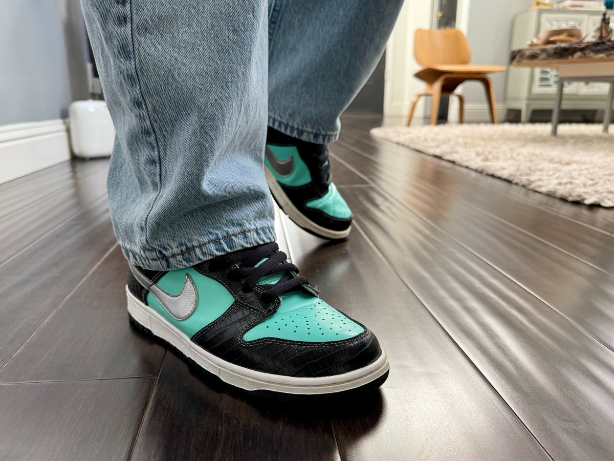 kaedskicks's tweet photo. Diamond Supply Co. x Nike Dunk Low Pro SB "Tiffany" (2005) #kotd #sbdunk https://t.co/ytpqBZhZRh