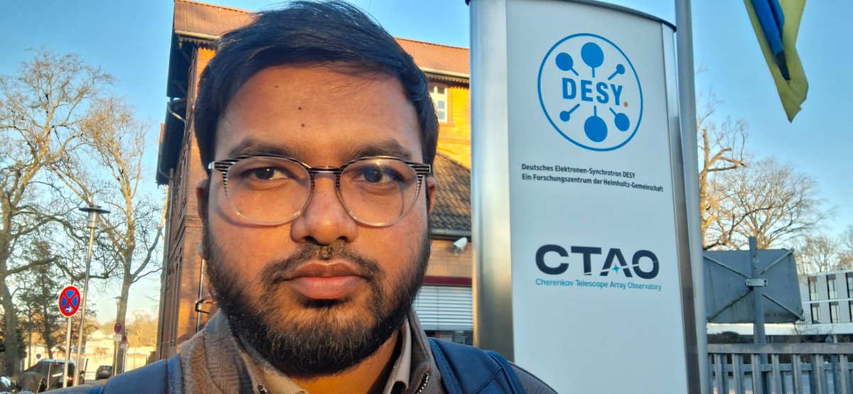 imapp_in's tweet photo. Happy 4️⃣ semester to Md Rounak Jahan Raj - student from the 2024/2026 intake - who chose DESY 🇩🇪 as his #internship  destination.

IMAPP students visited the center's headquarters in Hamburg last year 👉 https://t.co/FDyRU9Paie https://t.co/jRf03sqsrh