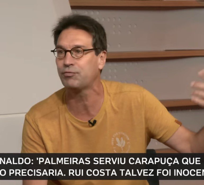golsdobrasil1's tweet photo. "Palmeiras contratou um jogador que é excelente para fazer pressão no árbitro. Falado pelo técnico, o Marlon Freitas. Como que o Marlon Freitas se portou no jogo contra o Botafogo? Então o Palmeiras funciona como uma maquininha, tudo muito azeitado e com muita conexão com os seus entes. A comunidade palmeirense se identifica com o 'nós contra todos'"

— Arnaldo Ribeiro, no UOL.

Via: @UOL 
📸 UOL | Werner Flister/Palmeiras