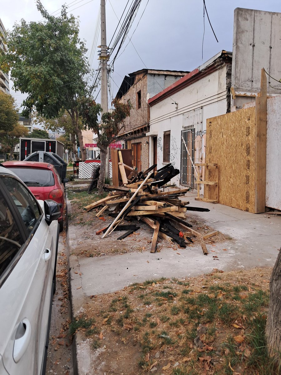 LeonardoOlmosC's tweet image. #ViñadelMar Asi luce 4 Oriente altura 600 entre 7 y 8 Norte por Dias a metros Casa del Deporte Municipal. #Gestion #Operatividad