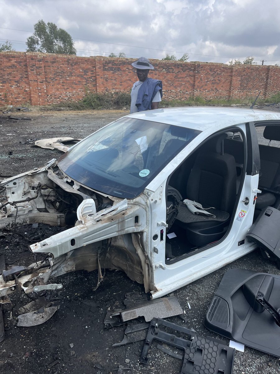 YabaLeftOnline tweet media