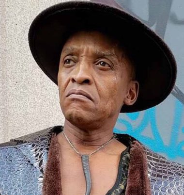 UpdateCharts tweet media