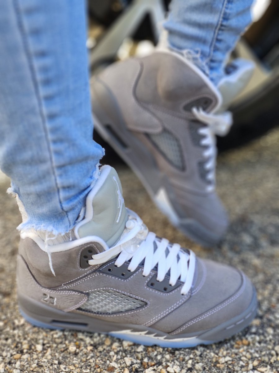 Ms. Snkrhead Lyfe 👟 tweet media