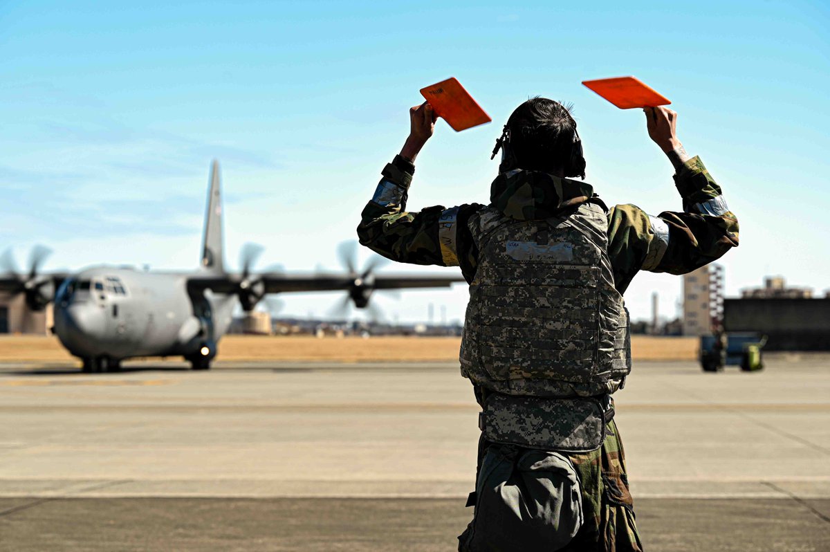 Yokota Air Base tweet media