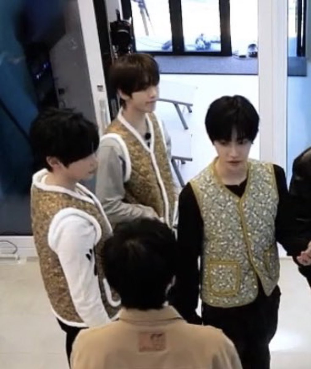 ⋆˚࿔ eva⁹ tweet media