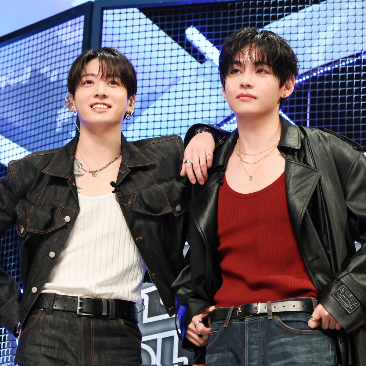 koovarbie's tweet image. According to Japanese Media Taehyung and jungkook will do :

▪︎ A collab dance to Dynamite
▪︎ First-ever performance of their new song in Japan
▪︎ A real, no-staff talk session with Snow Man.

📺 April 3 &amp;amp; April 17, 7 PM — two 3-hour special episodes